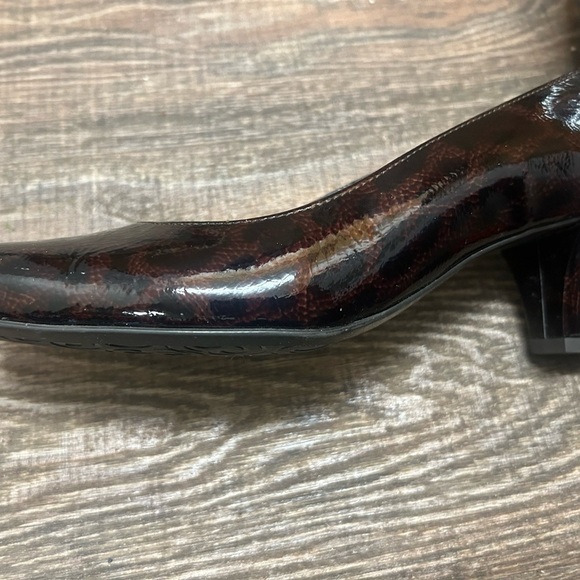Ara Brown 9.5 NWOT “Luftpolster” Patent Leather Heels printed design underneath - Picture 10 of 16